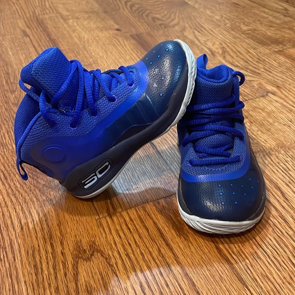 Kid’s Under Armour Curry 4 More Fun Royal Blue Tennis Shoes/Sneakers. Size 6K.